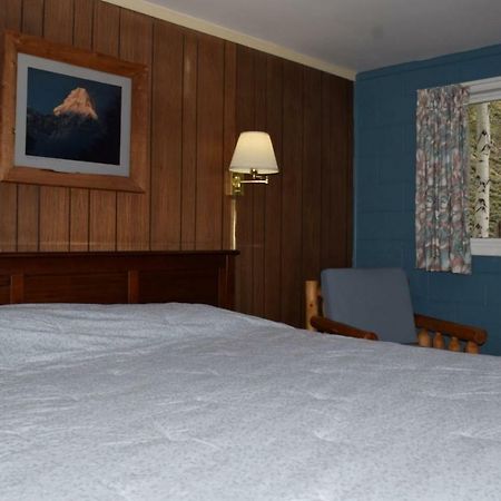 Redwood Cabins Hotel Stanley Ngoại thất bức ảnh